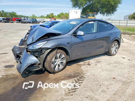 Tesla Model Y 2021 - Image 1 of 13