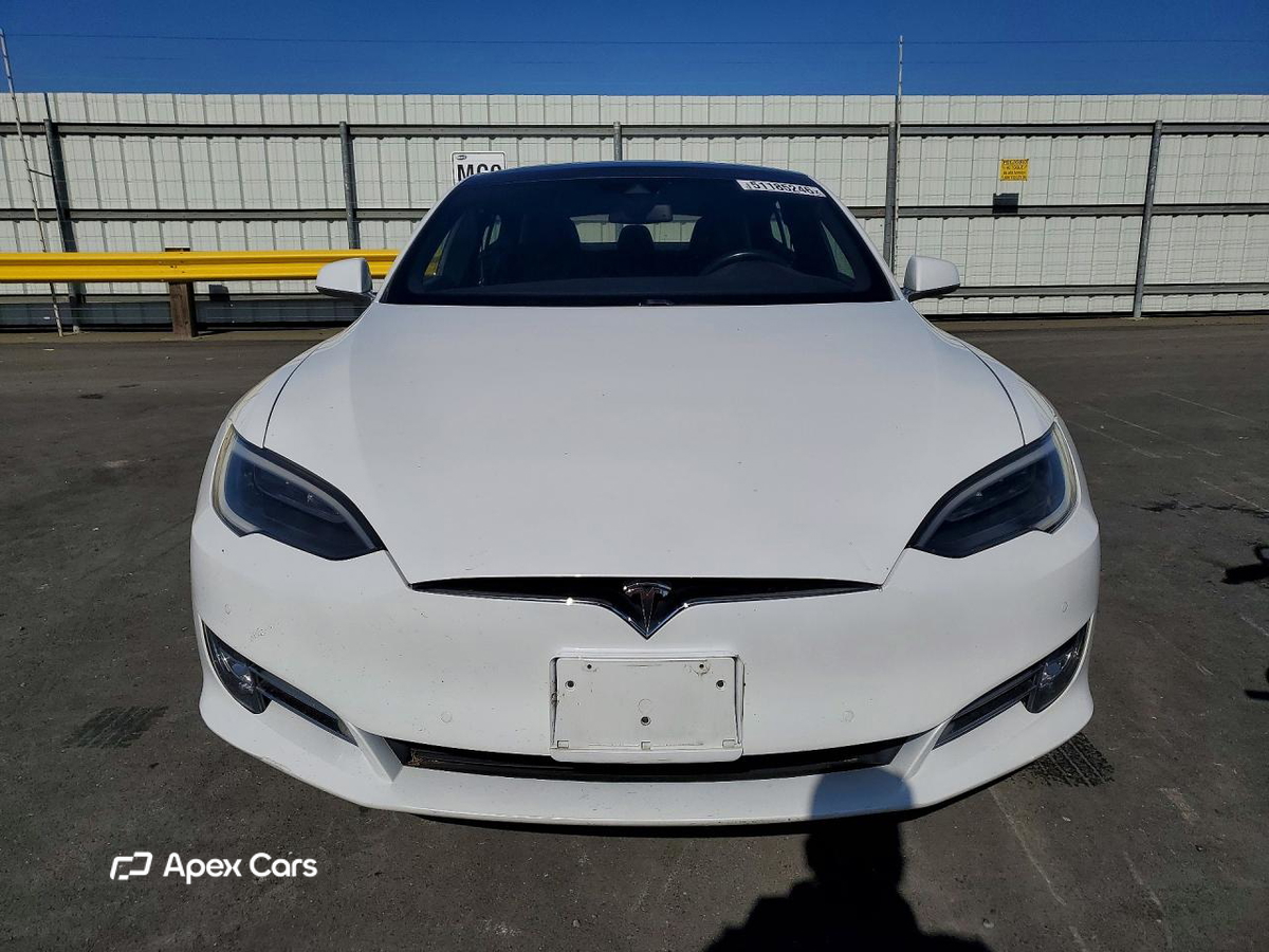 Tesla Model S 2016