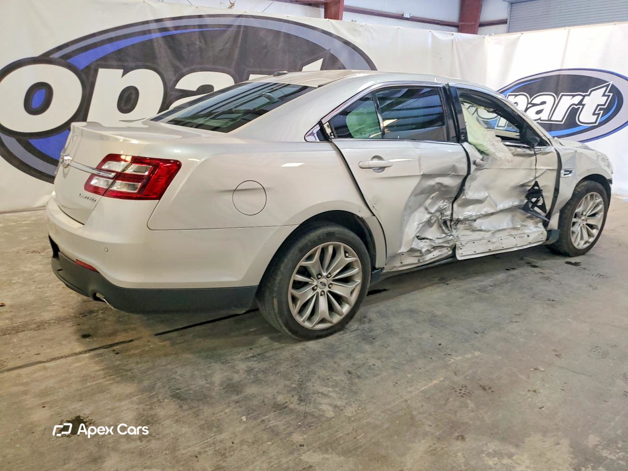 Ford Taurus 2019