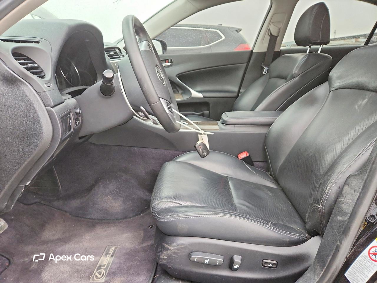 Lexus IS 2013