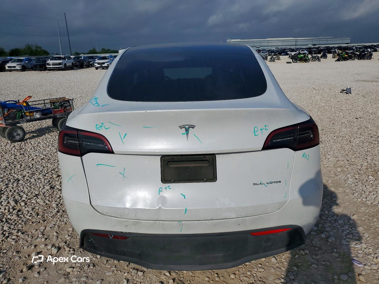 Tesla Model Y 2023