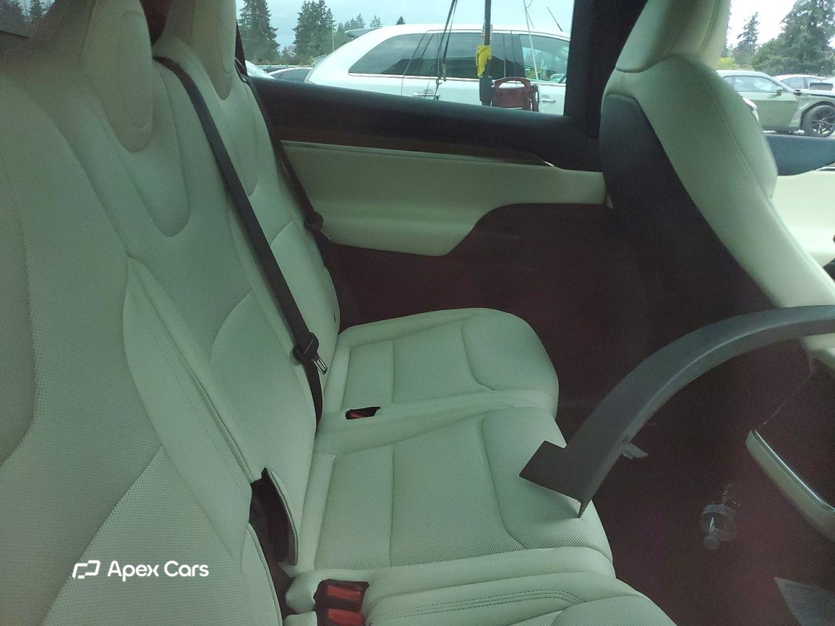 Tesla Model X 2025
