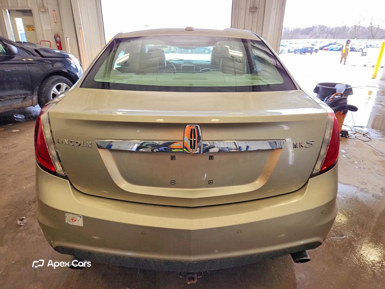Lincoln MKS 2011