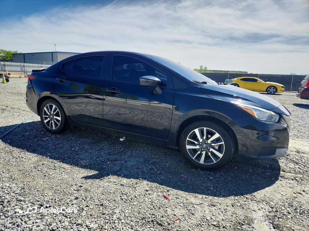 Nissan Versa 2021