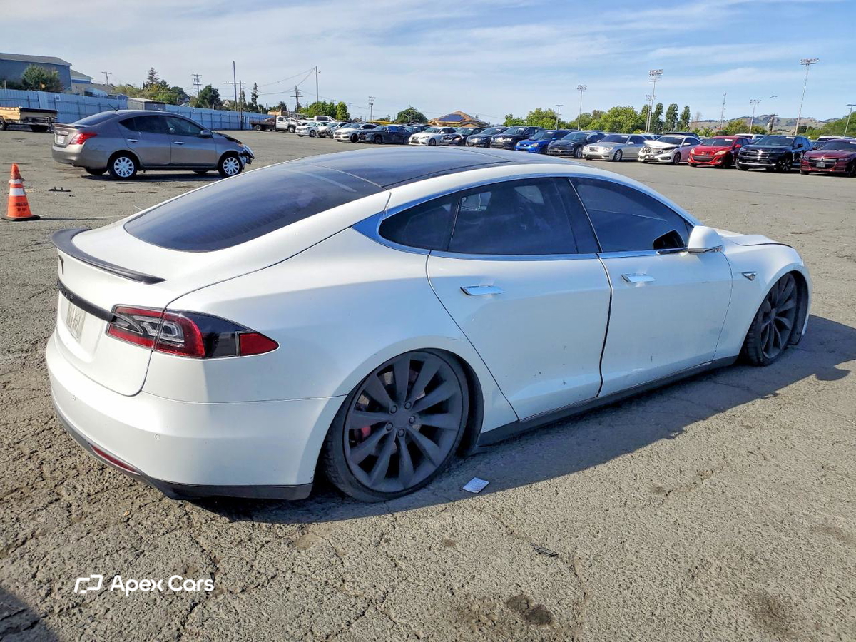 Tesla Model S 2014