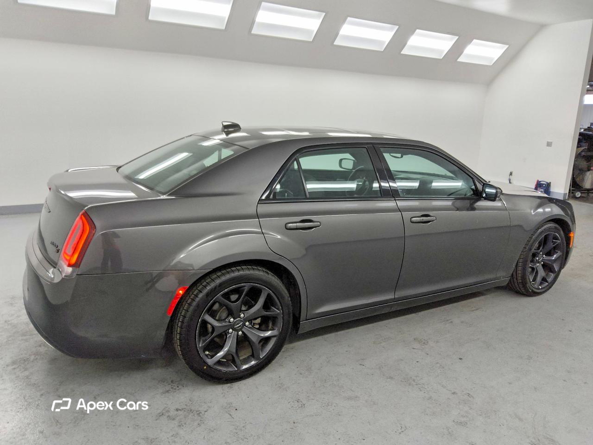 Chrysler 300 2023
