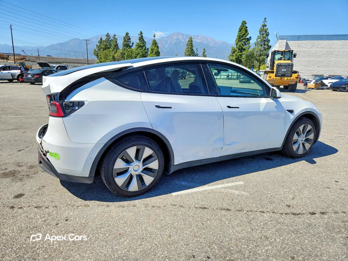 Tesla Model Y 2022
