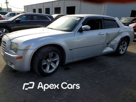 Chrysler 300 2005 - Image 1 of 12