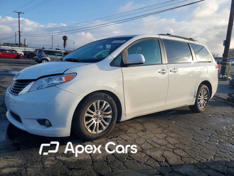Toyota Sienna 2011 - Image 1 of 15