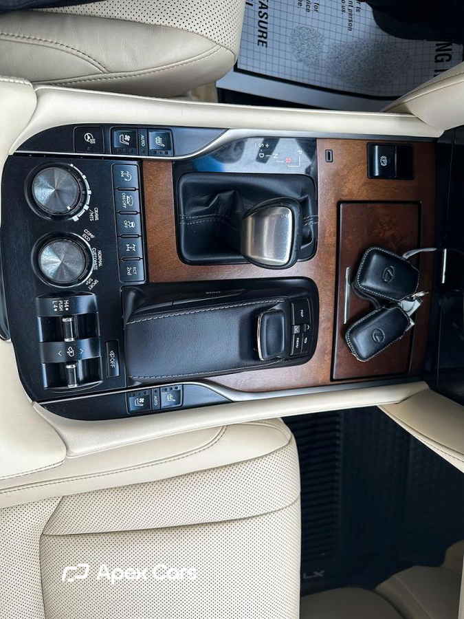 Lexus LX 2019