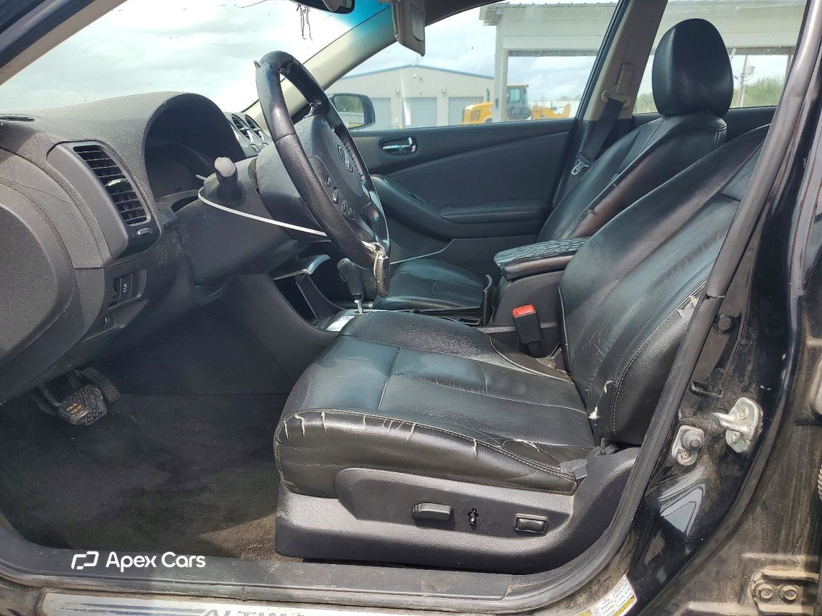 Nissan Altima 2011