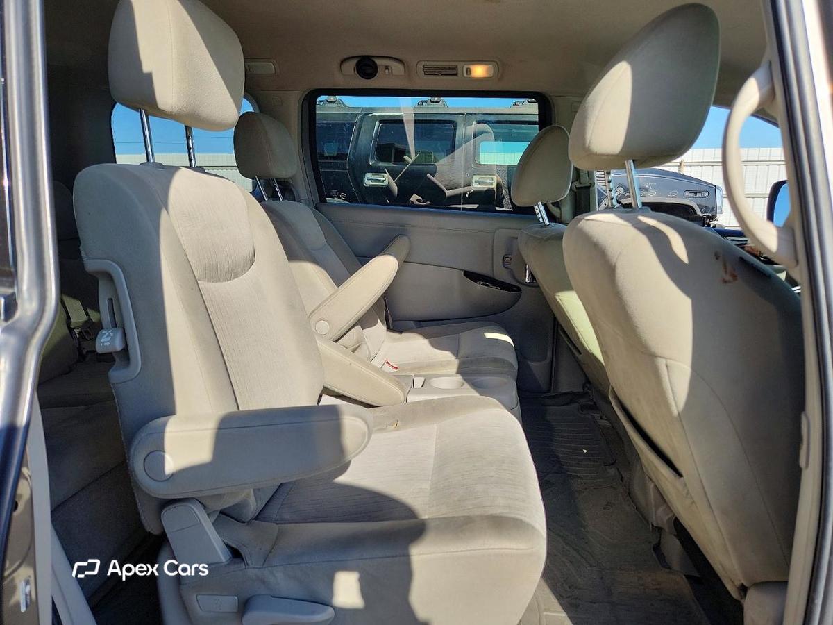 Nissan Quest 2013