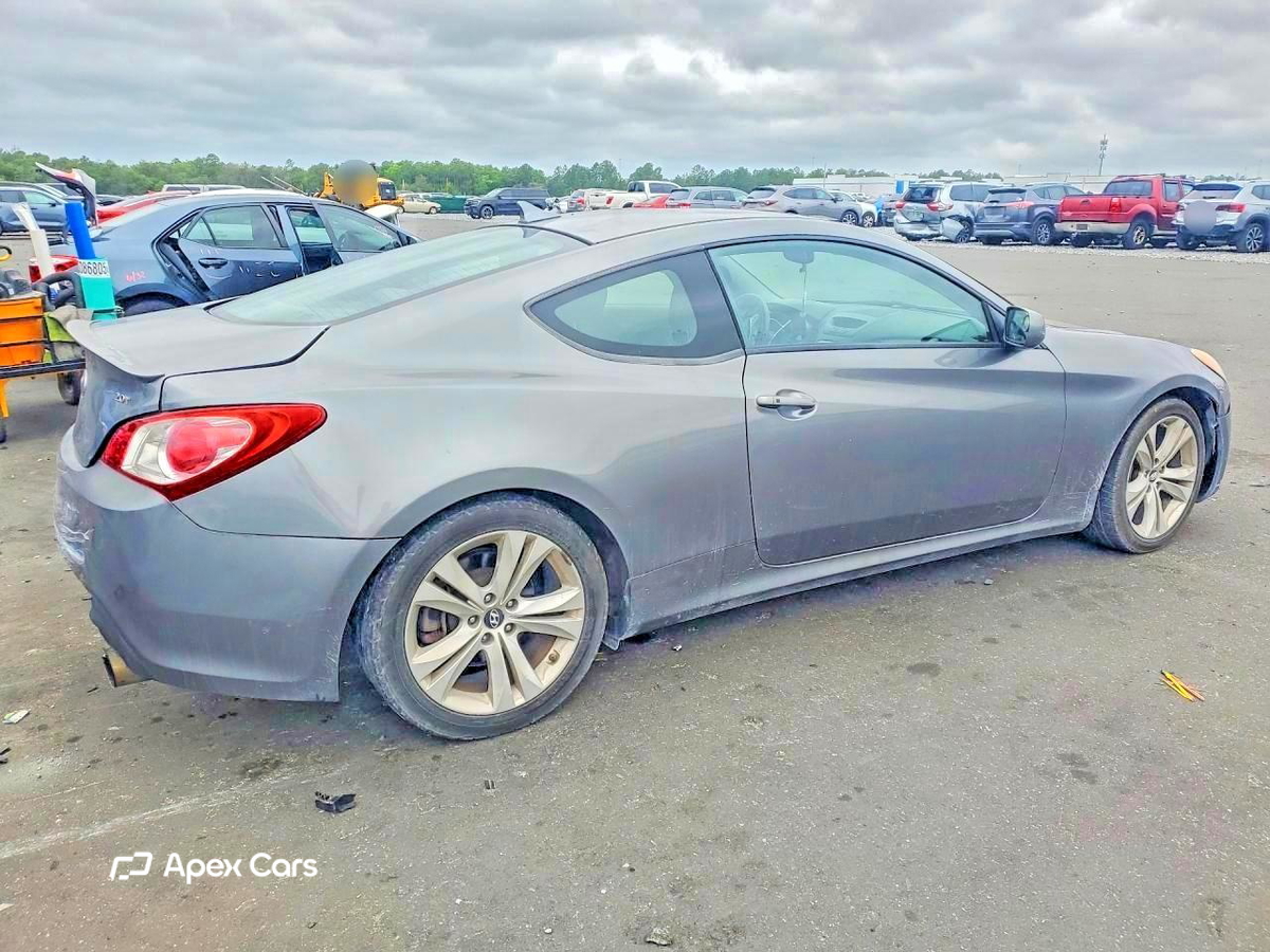 Hyundai Genesis 2010