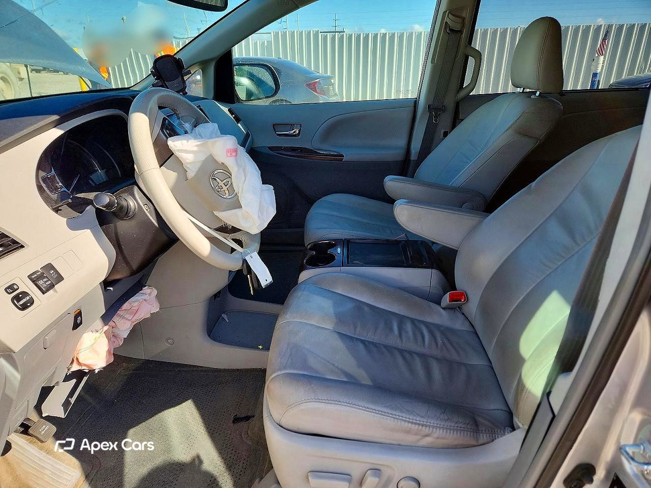 Toyota Sienna 2011