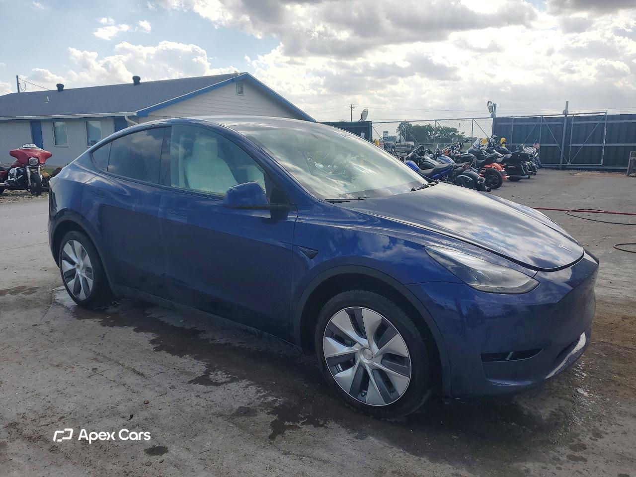 Tesla Model Y 2024