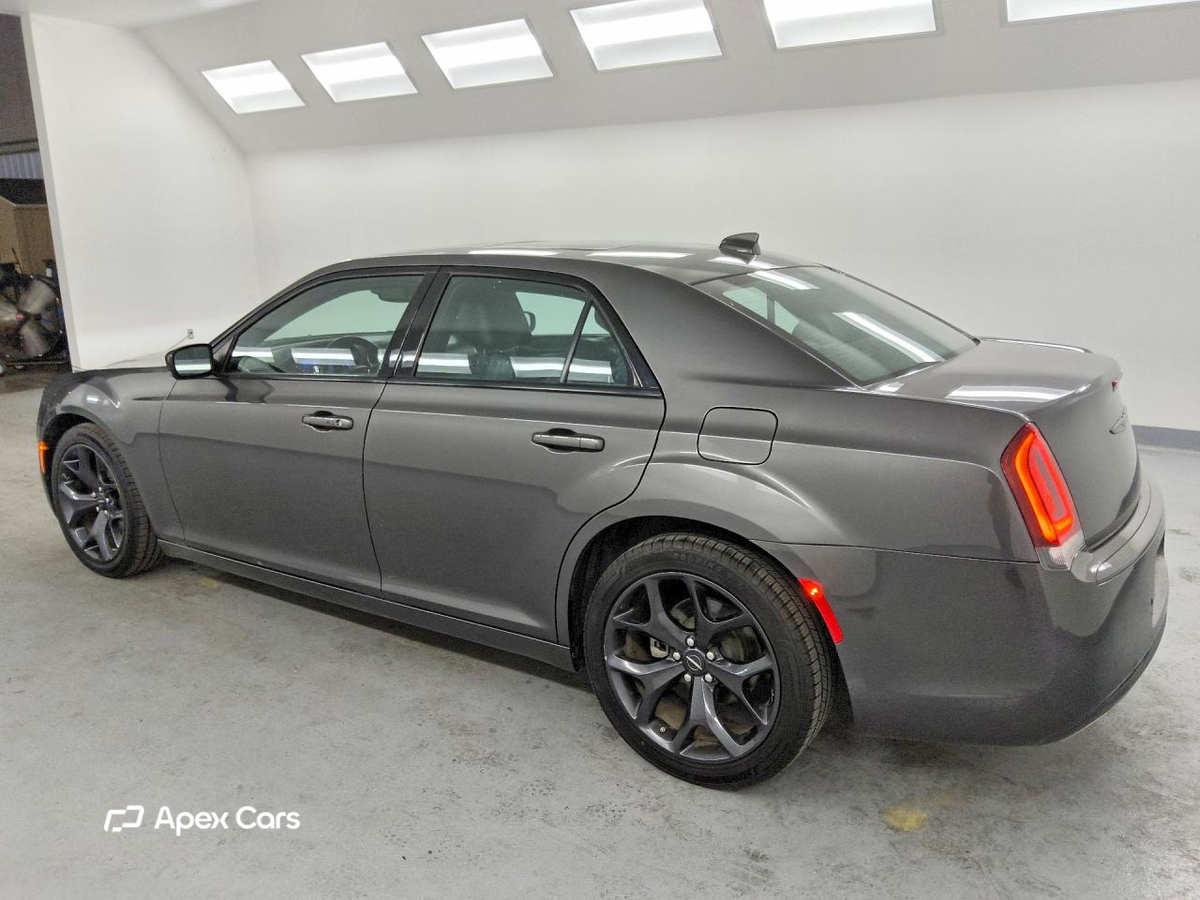 Chrysler 300 2023