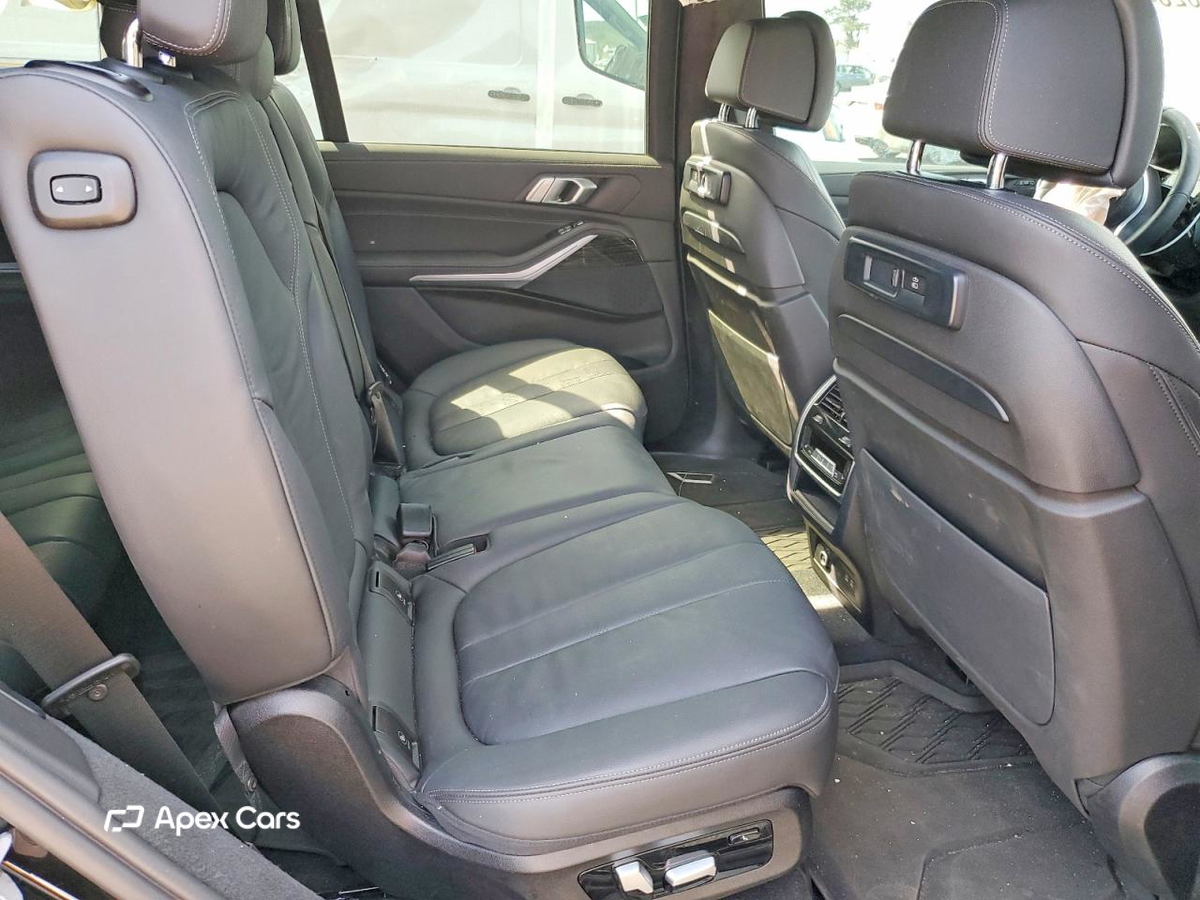 BMW X7 2022