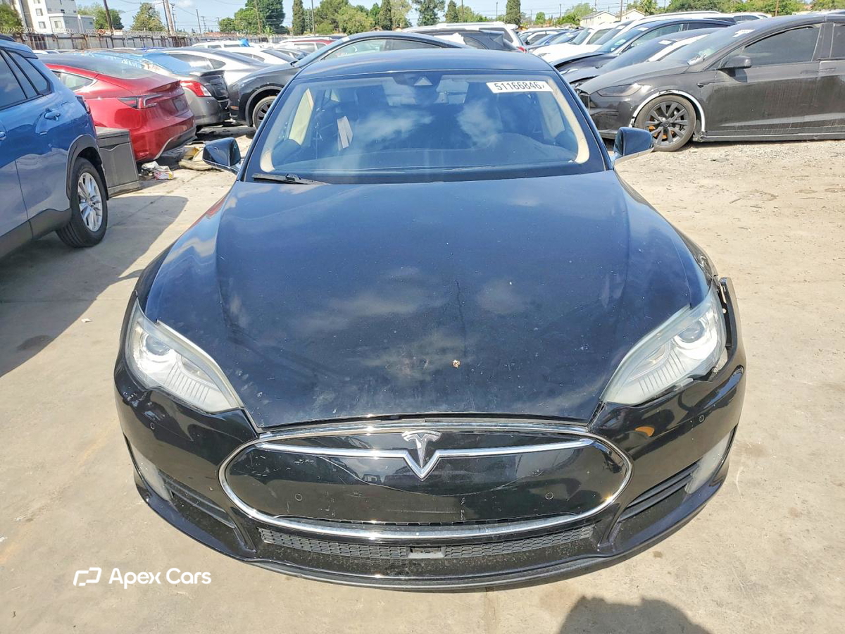 Tesla Model S 2015