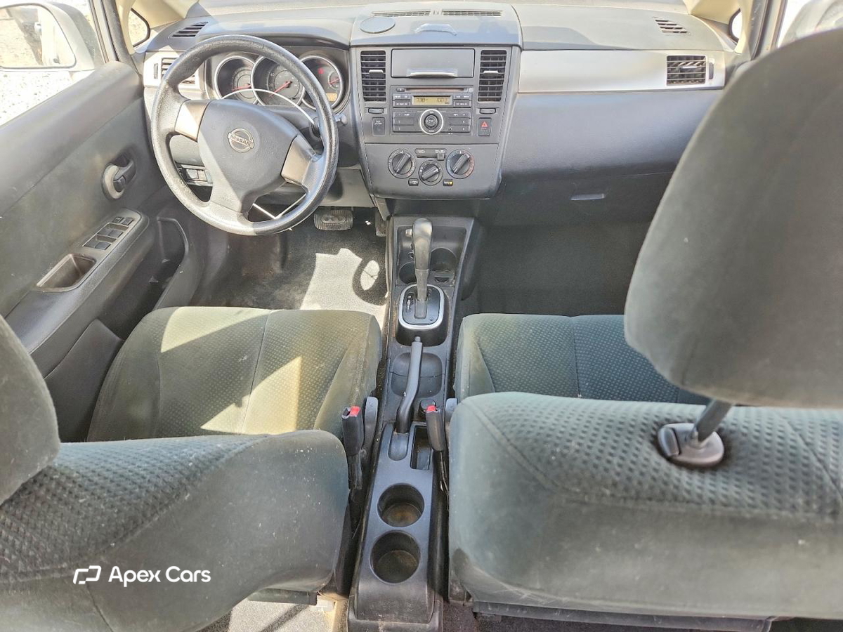 Nissan Versa 2011