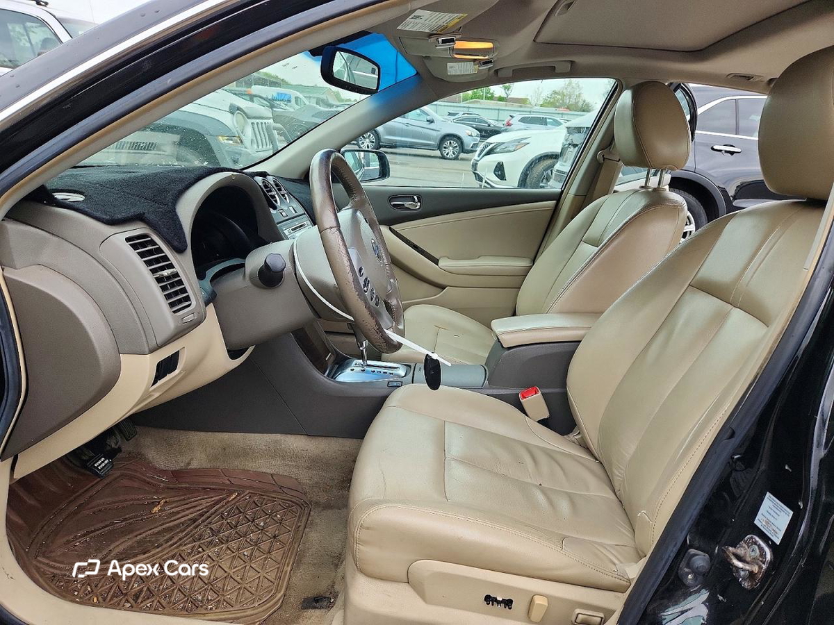 Nissan Altima 2010