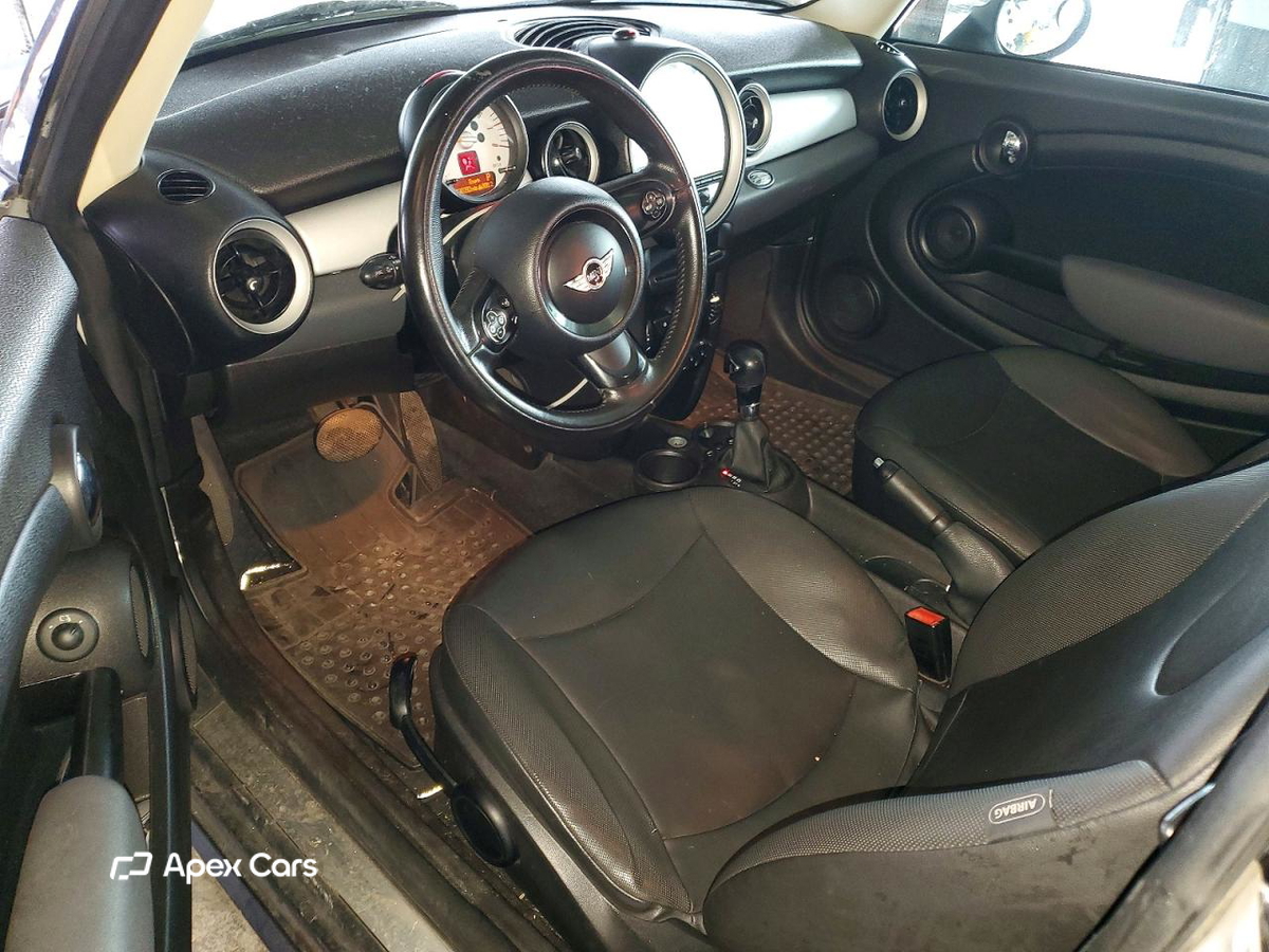 MINI Cooper 2011
