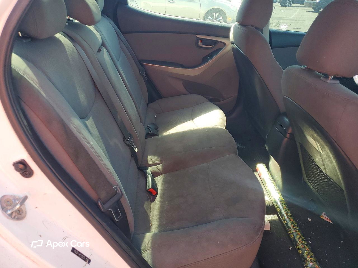 Hyundai Elantra 2016