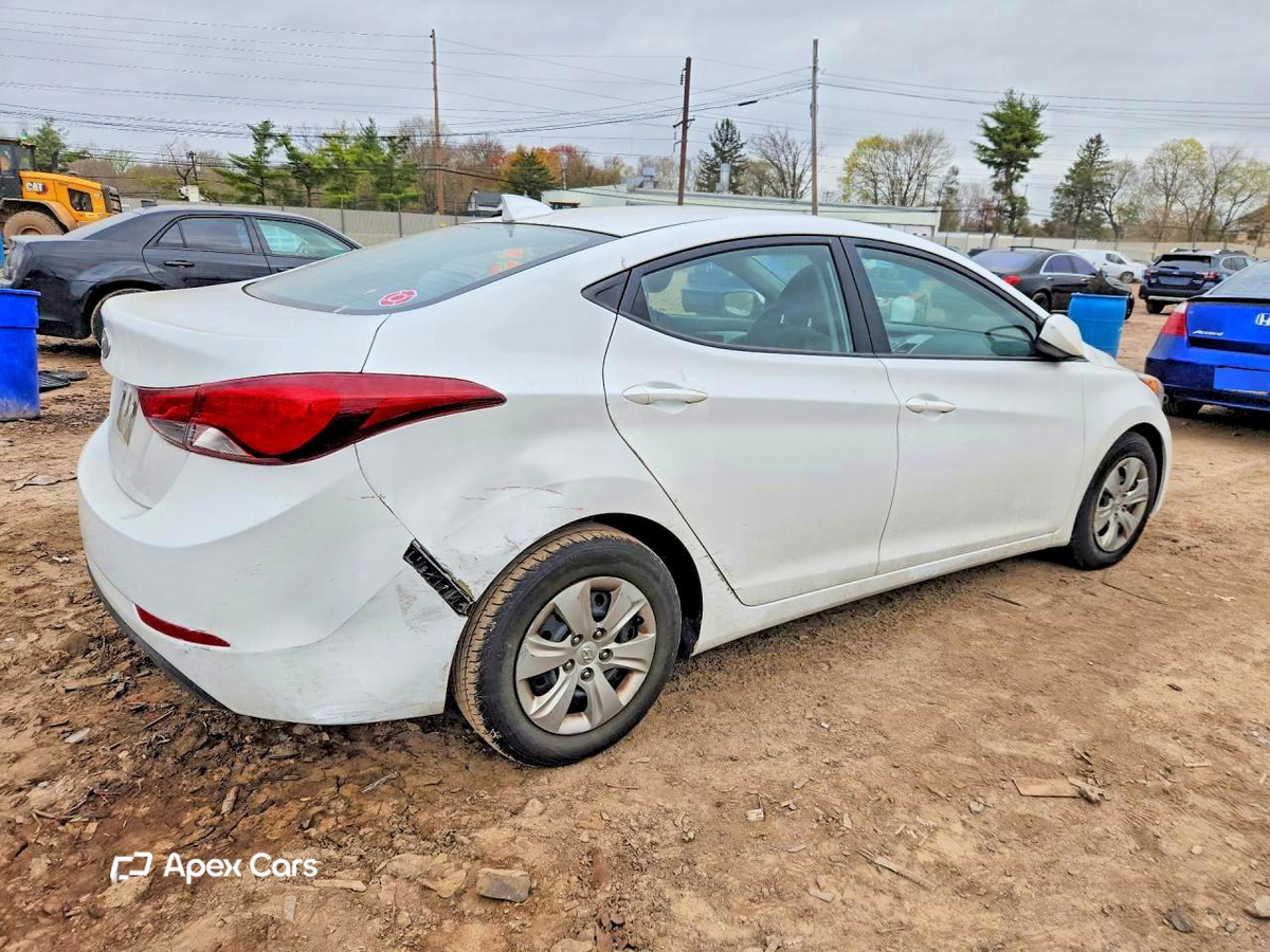 Hyundai Elantra 2016