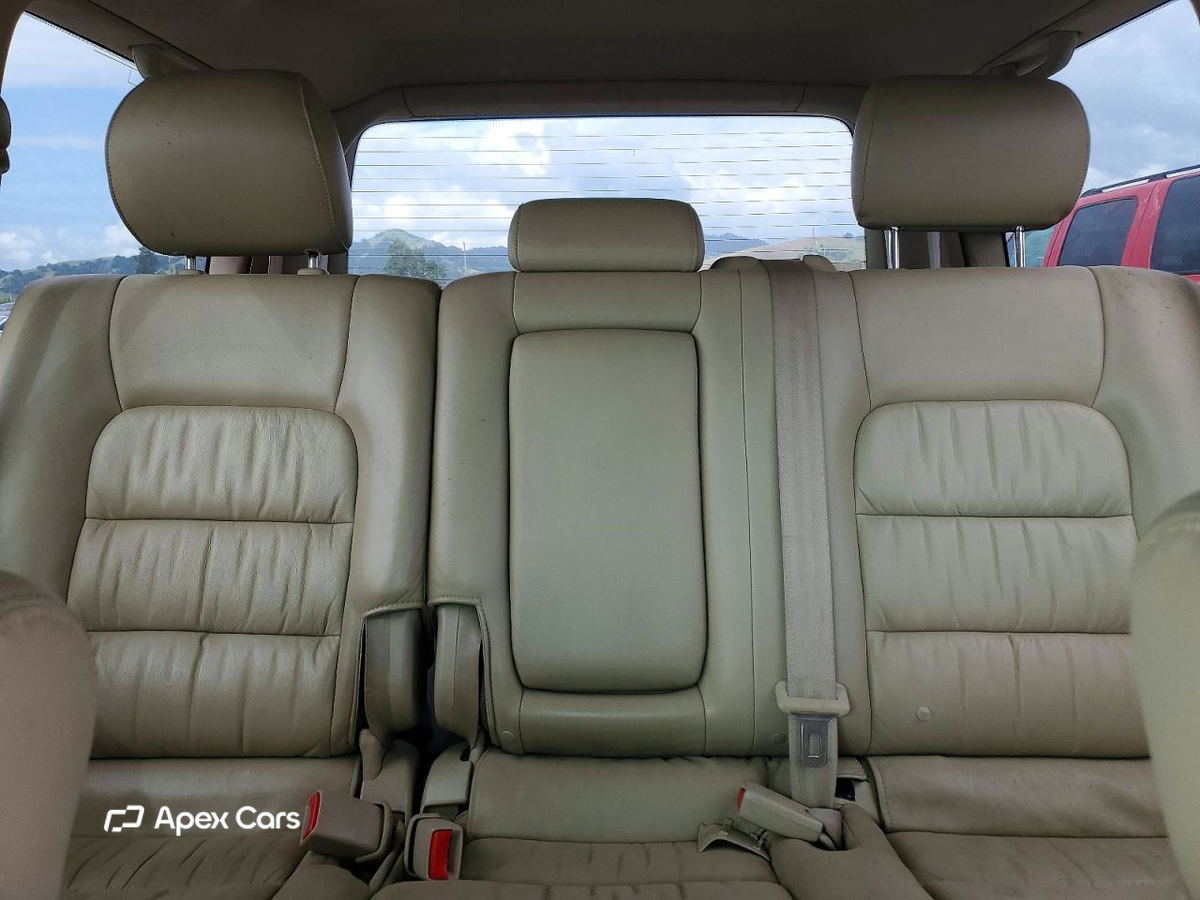 Lexus LX 2006