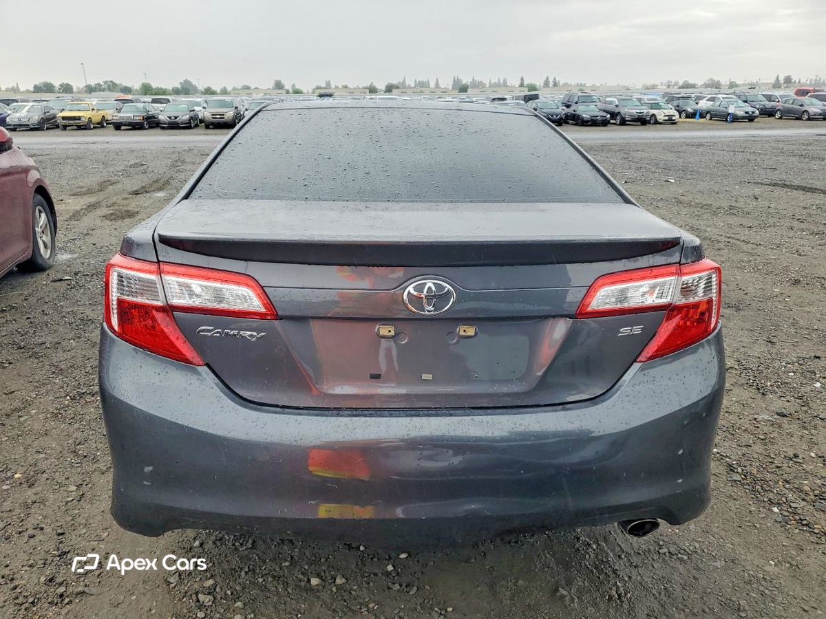 Toyota Camry 2012
