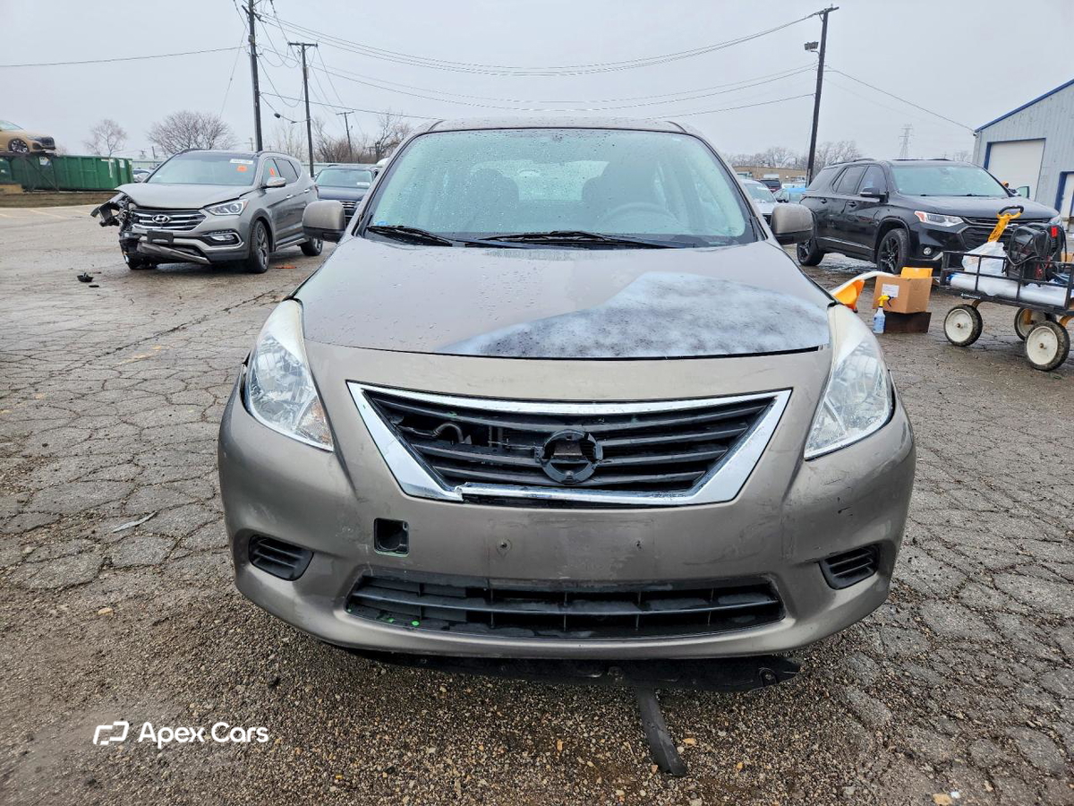 Nissan Versa 2013