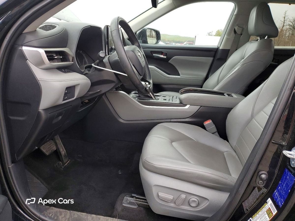 Toyota Highlander 2021