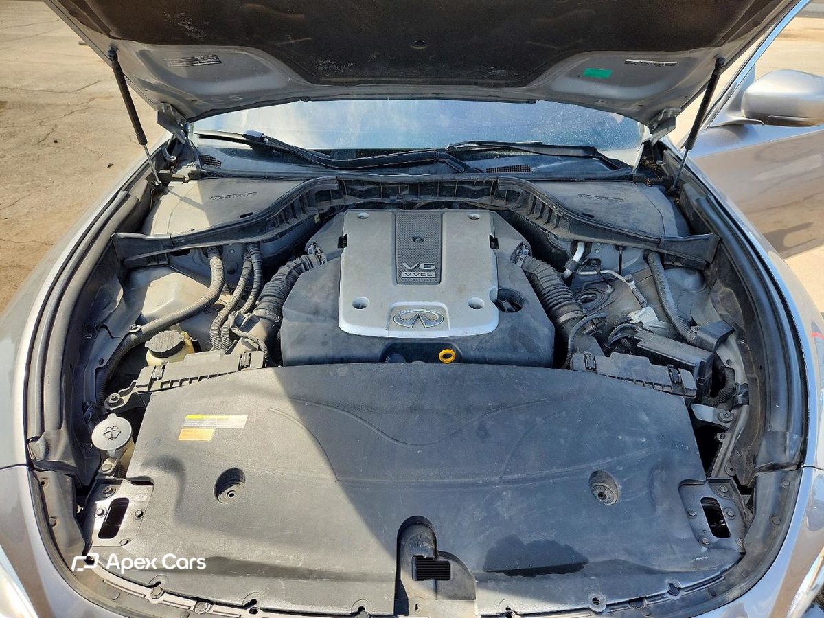 Infiniti M 2012