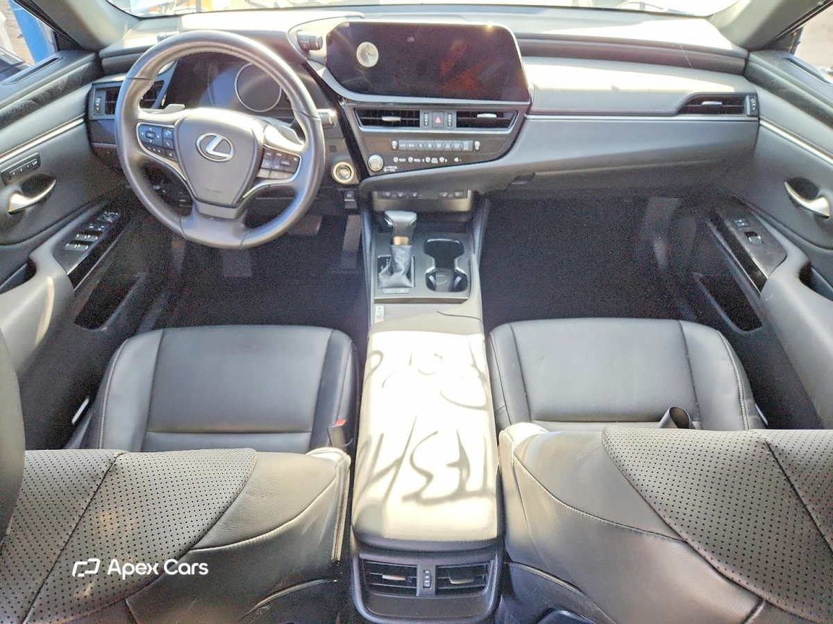 Lexus ES 2024