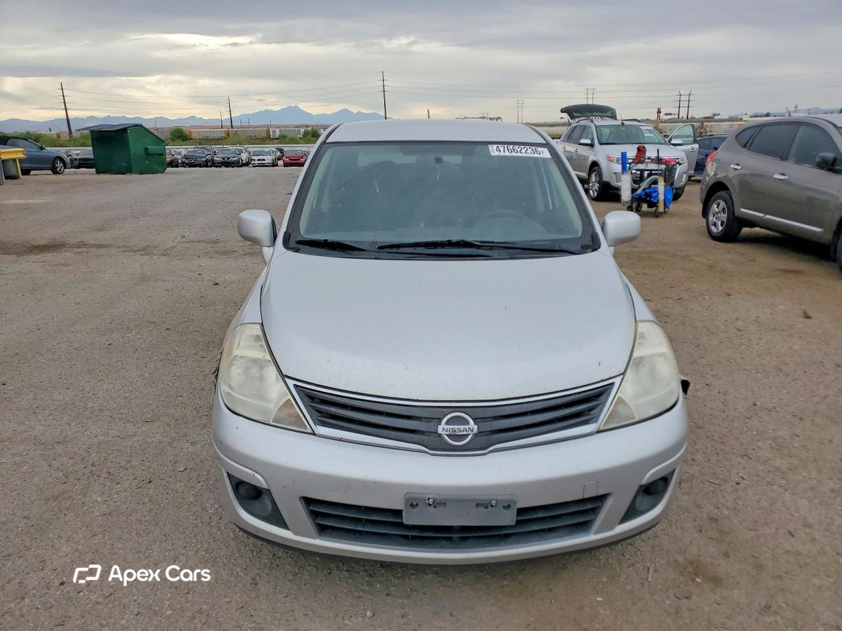 Nissan Versa 2011