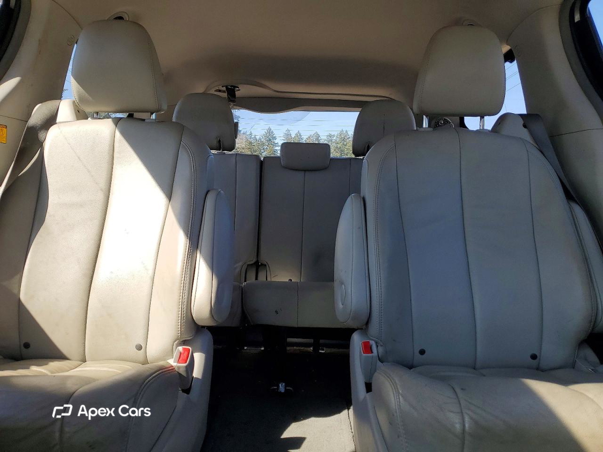 Toyota Sienna 2013