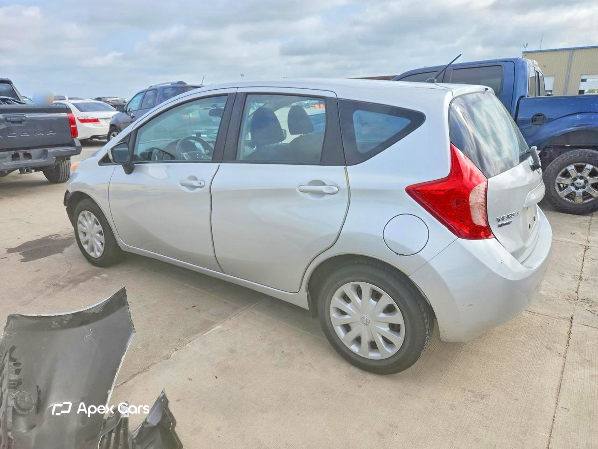Nissan Versa 2015