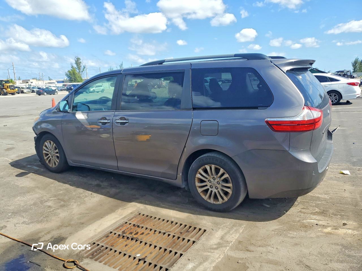 Toyota Sienna 2015