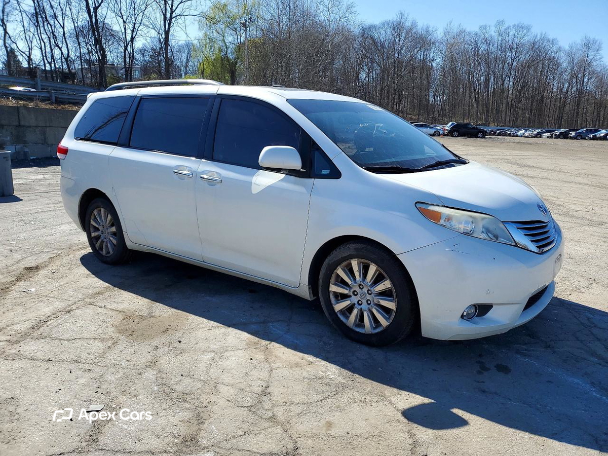 Toyota Sienna 2012
