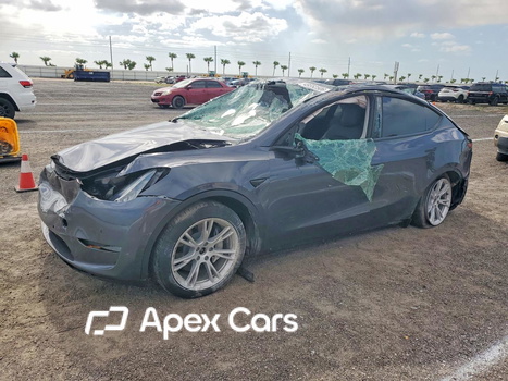 Tesla Model Y 2021 - Image 1 of 13