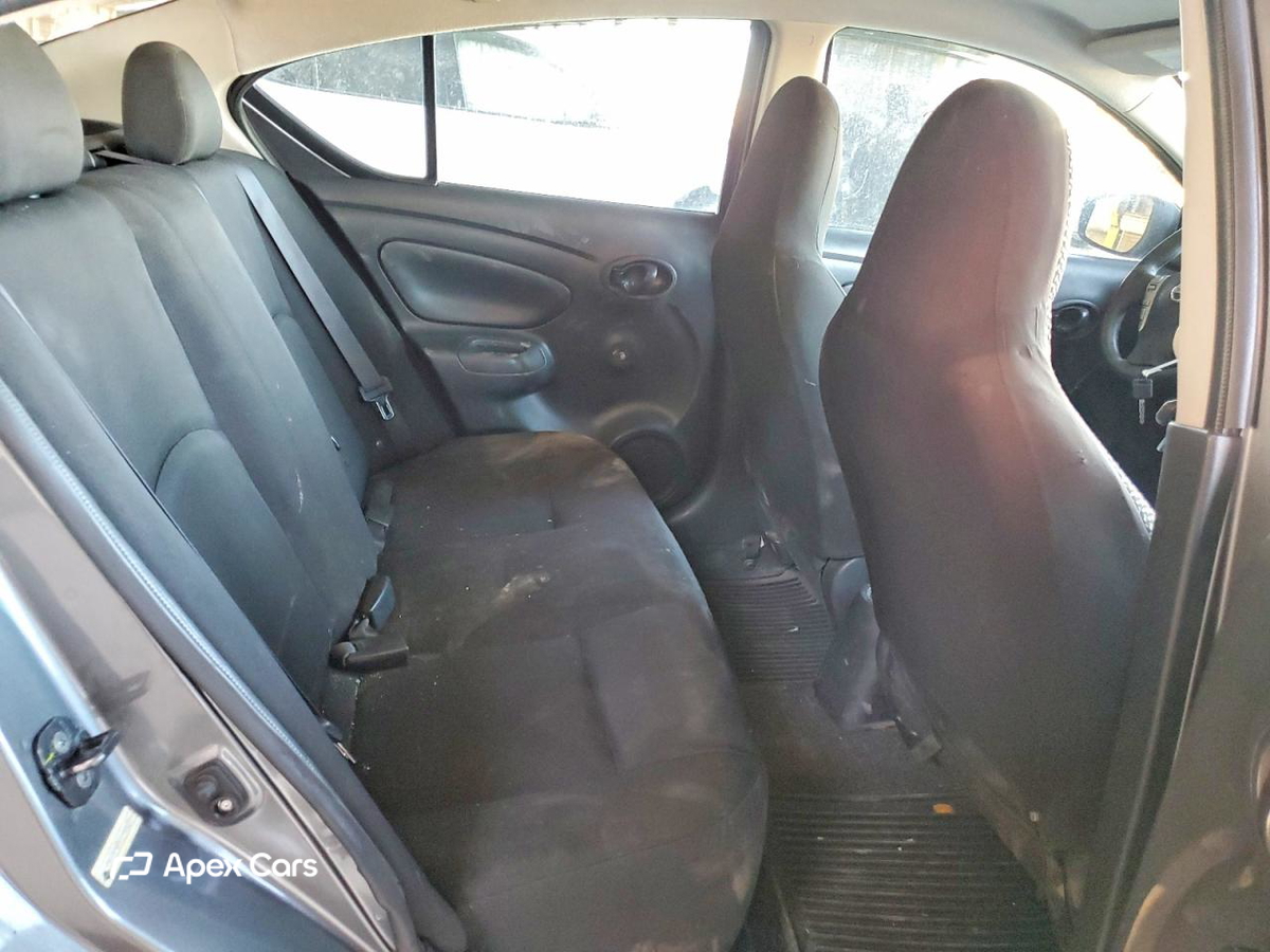 Nissan Versa 2016