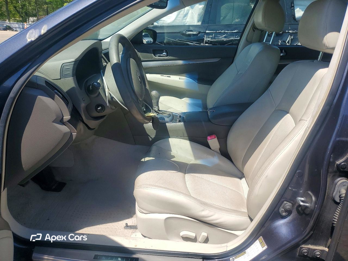 Infiniti G 2011