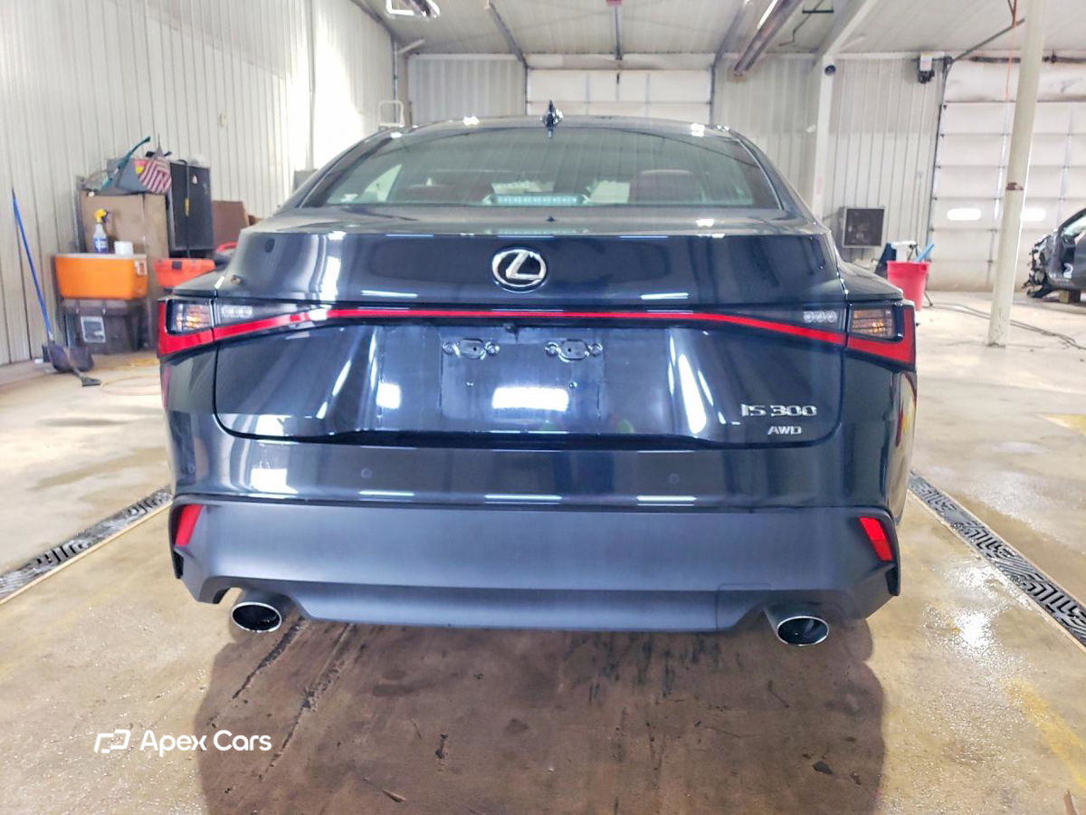 Lexus IS 2021