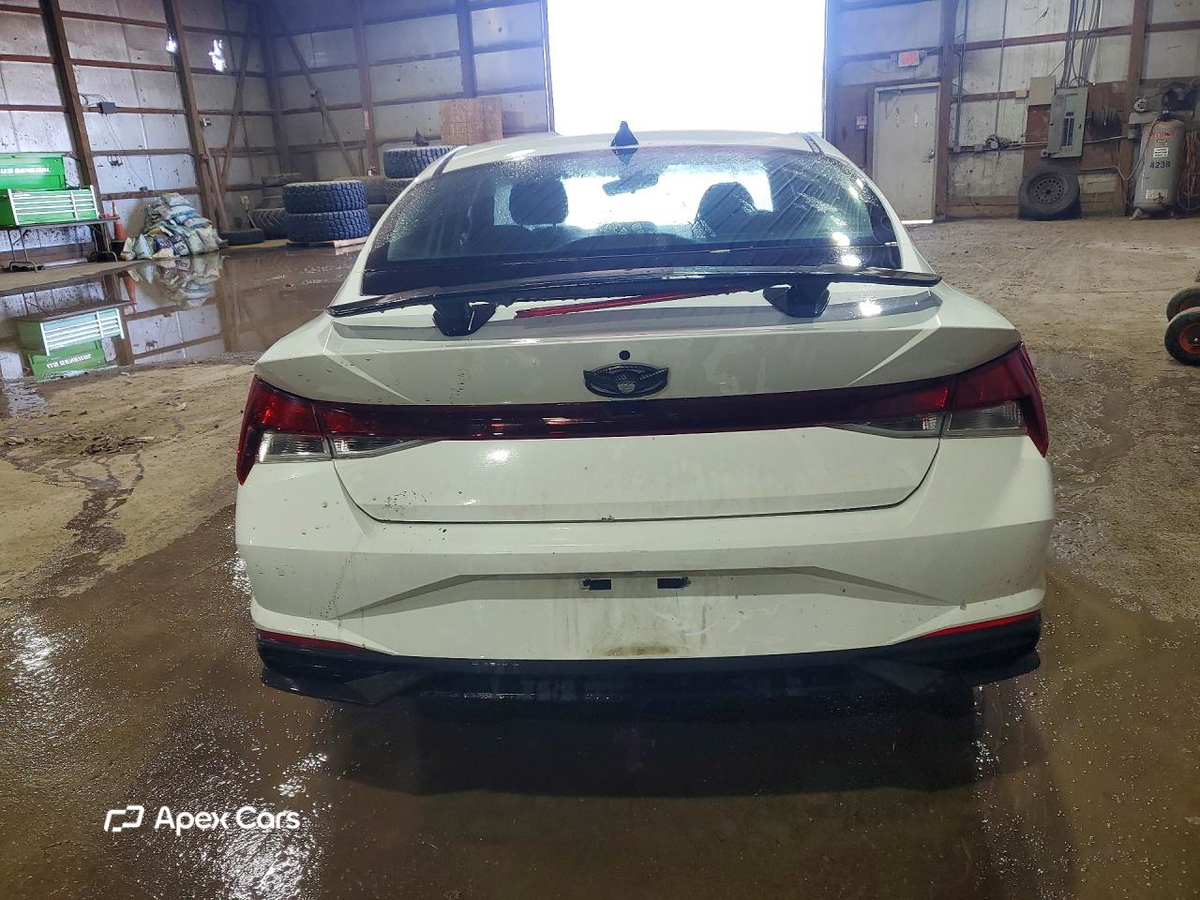 Hyundai Elantra 2021