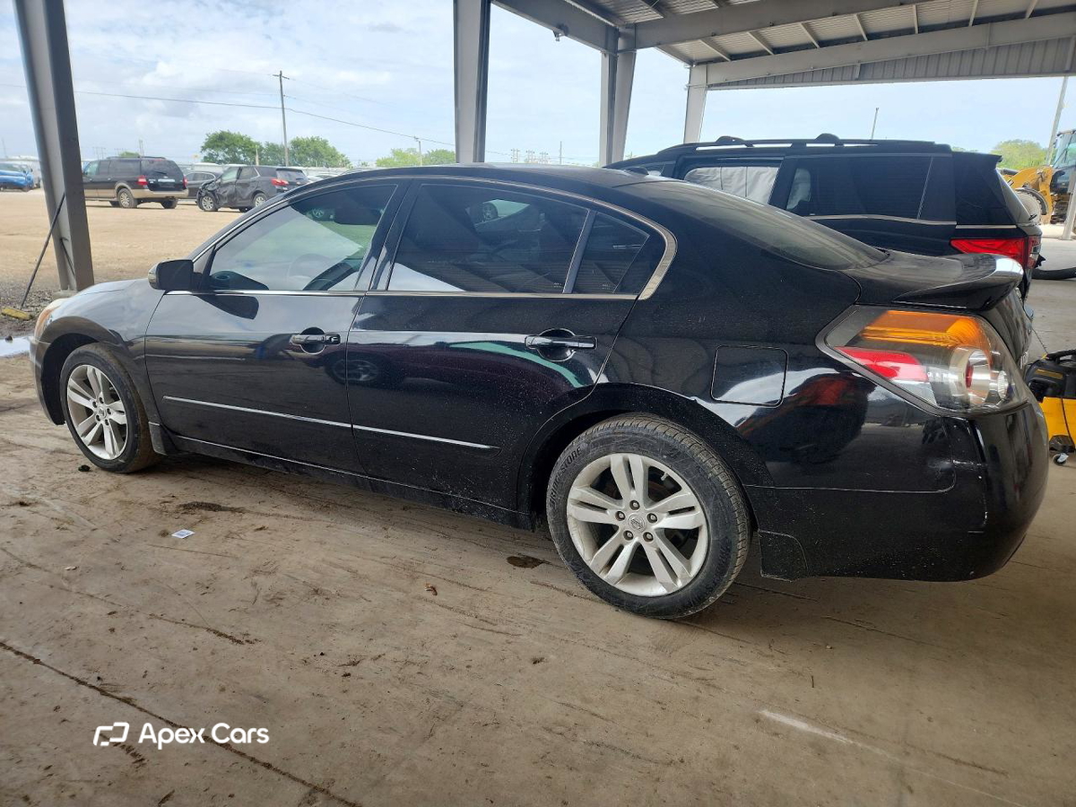 Nissan Altima 2012
