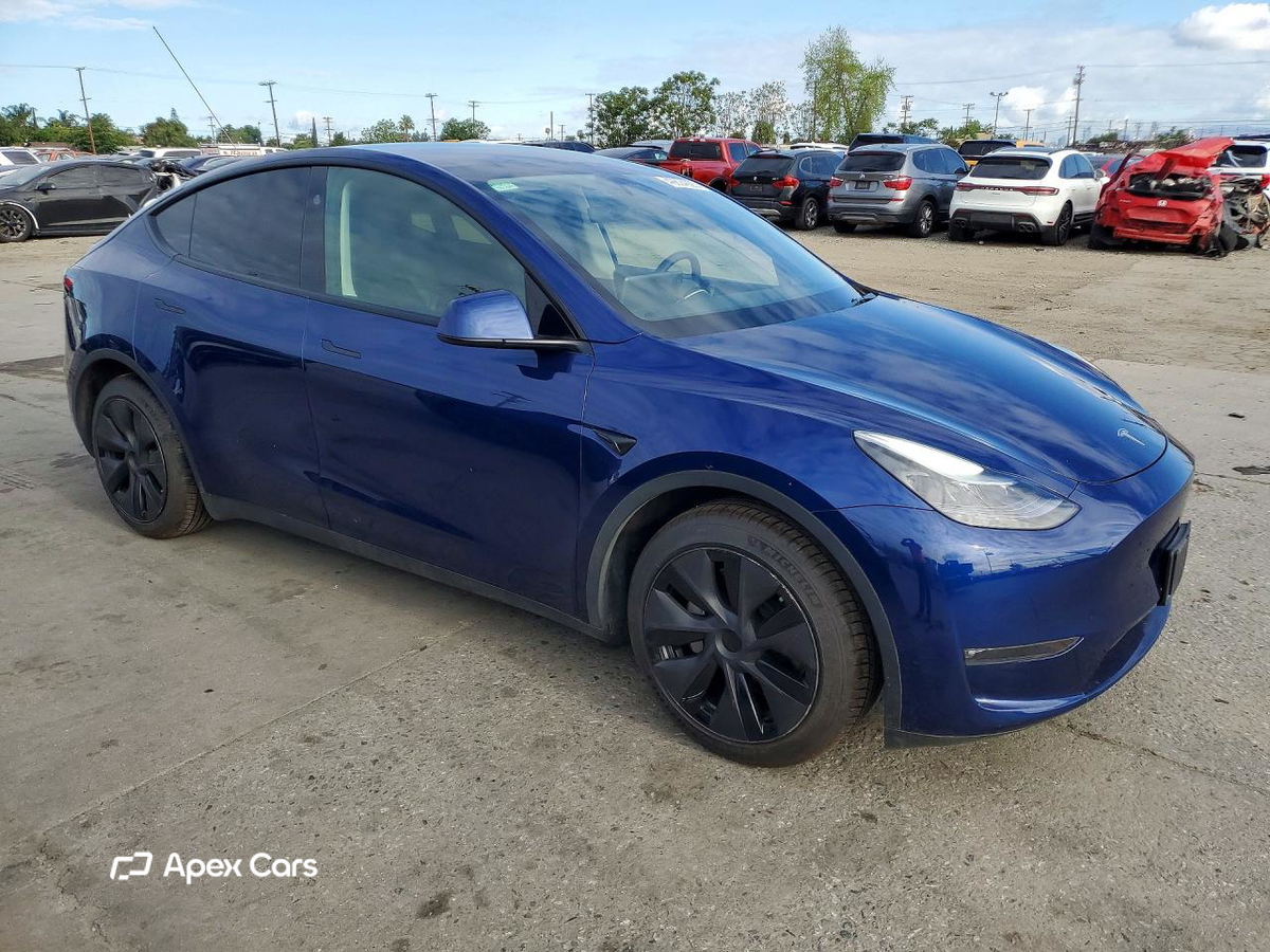 Tesla Model Y 2025