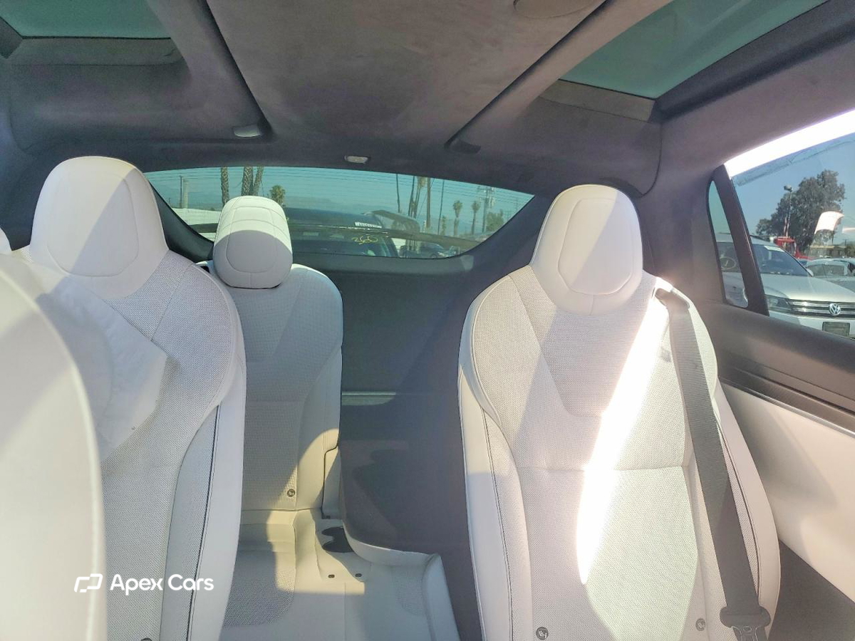 Tesla Model X 2025