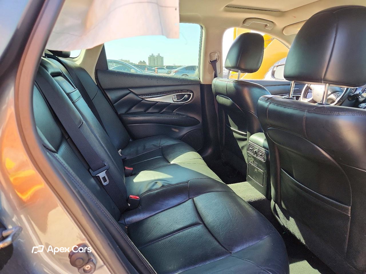 Infiniti Q70 2017