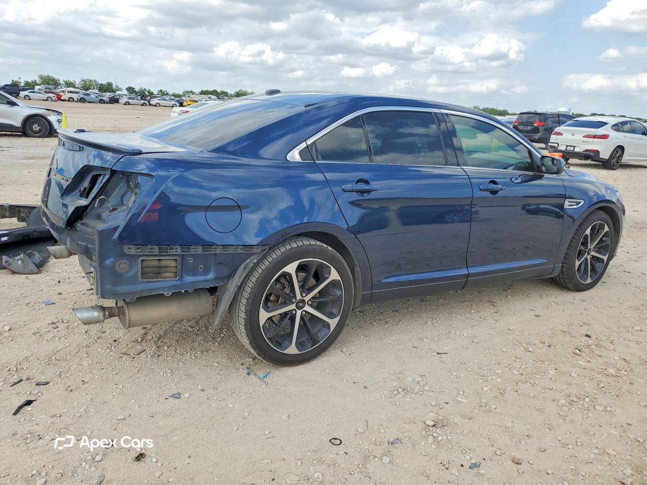 Ford Taurus 2016