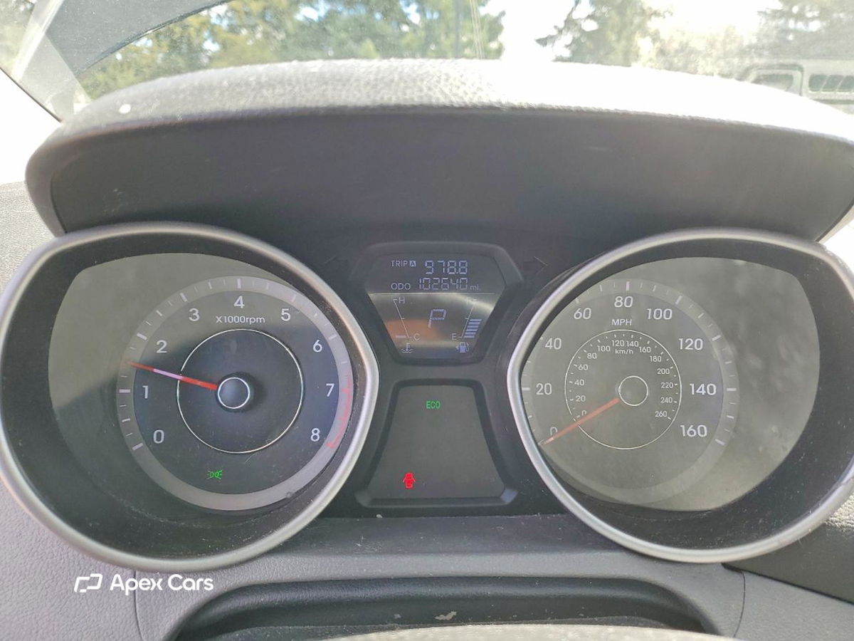 Hyundai Elantra 2012