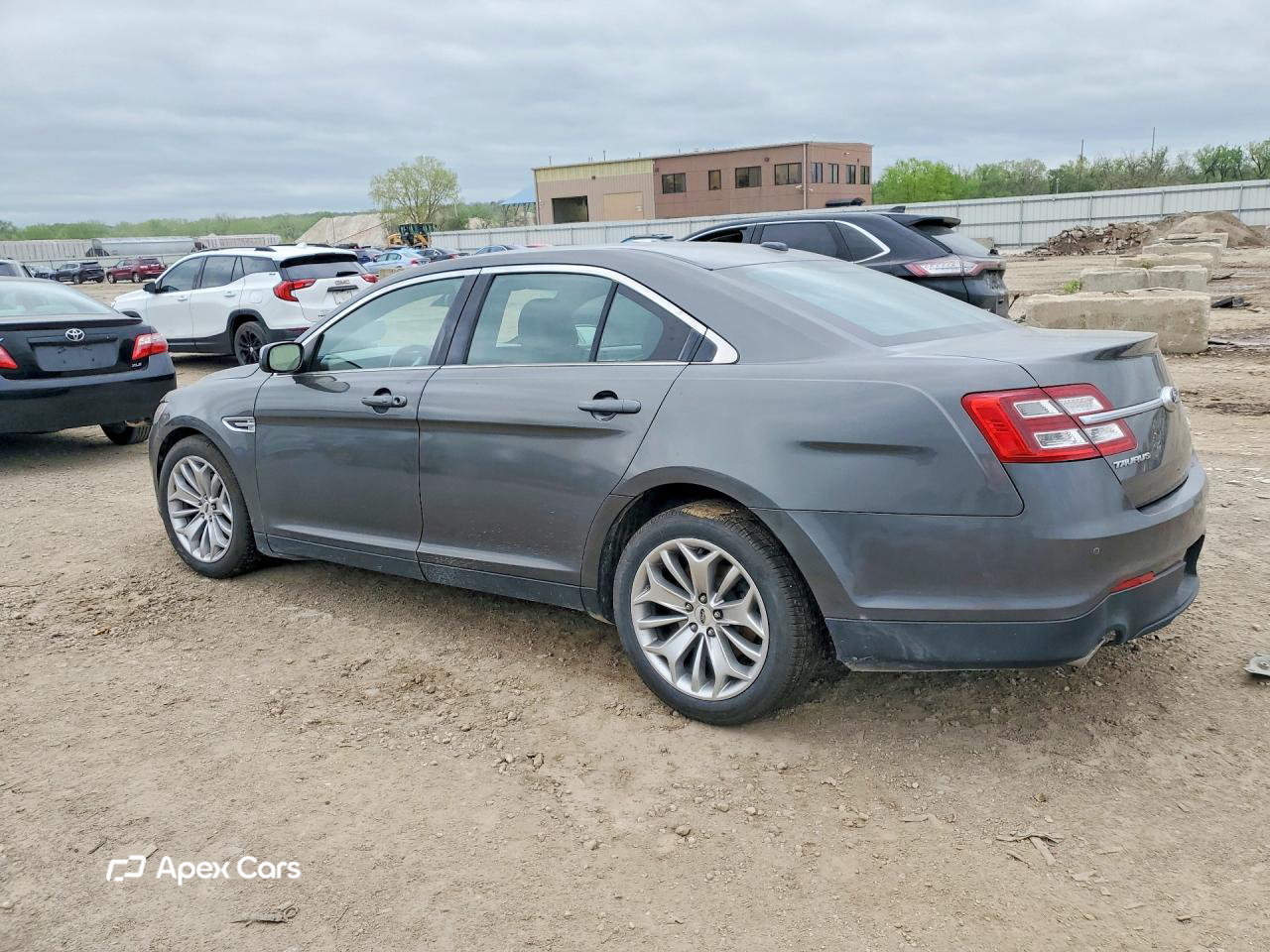 Ford Taurus 2015